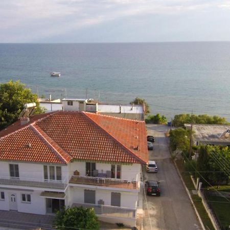 Seaside Apartments Nea Iraklia Ngoại thất bức ảnh
