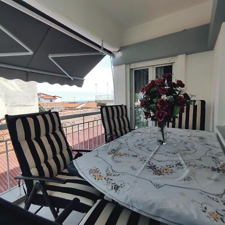 Seaside Apartments Nea Iraklia Ngoại thất bức ảnh