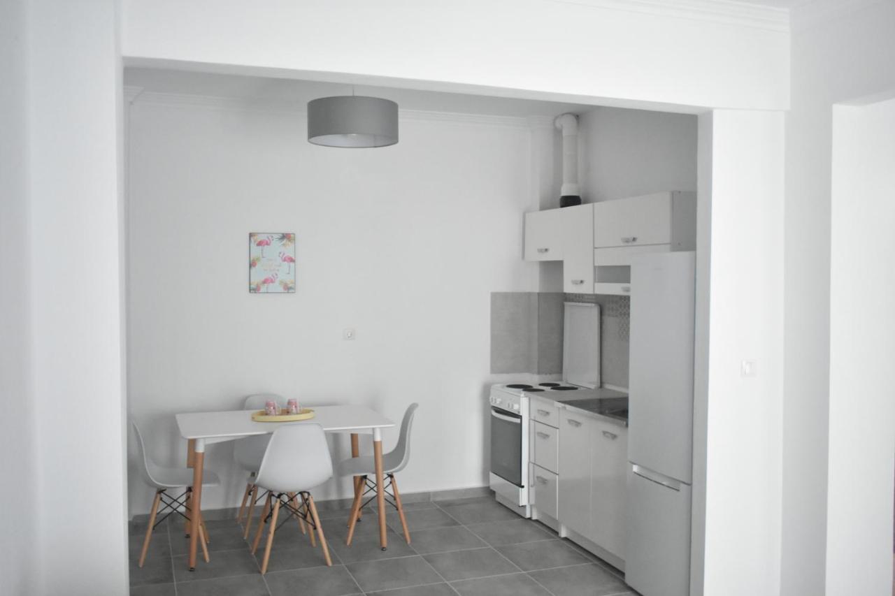 Seaside Apartments Nea Iraklia Ngoại thất bức ảnh