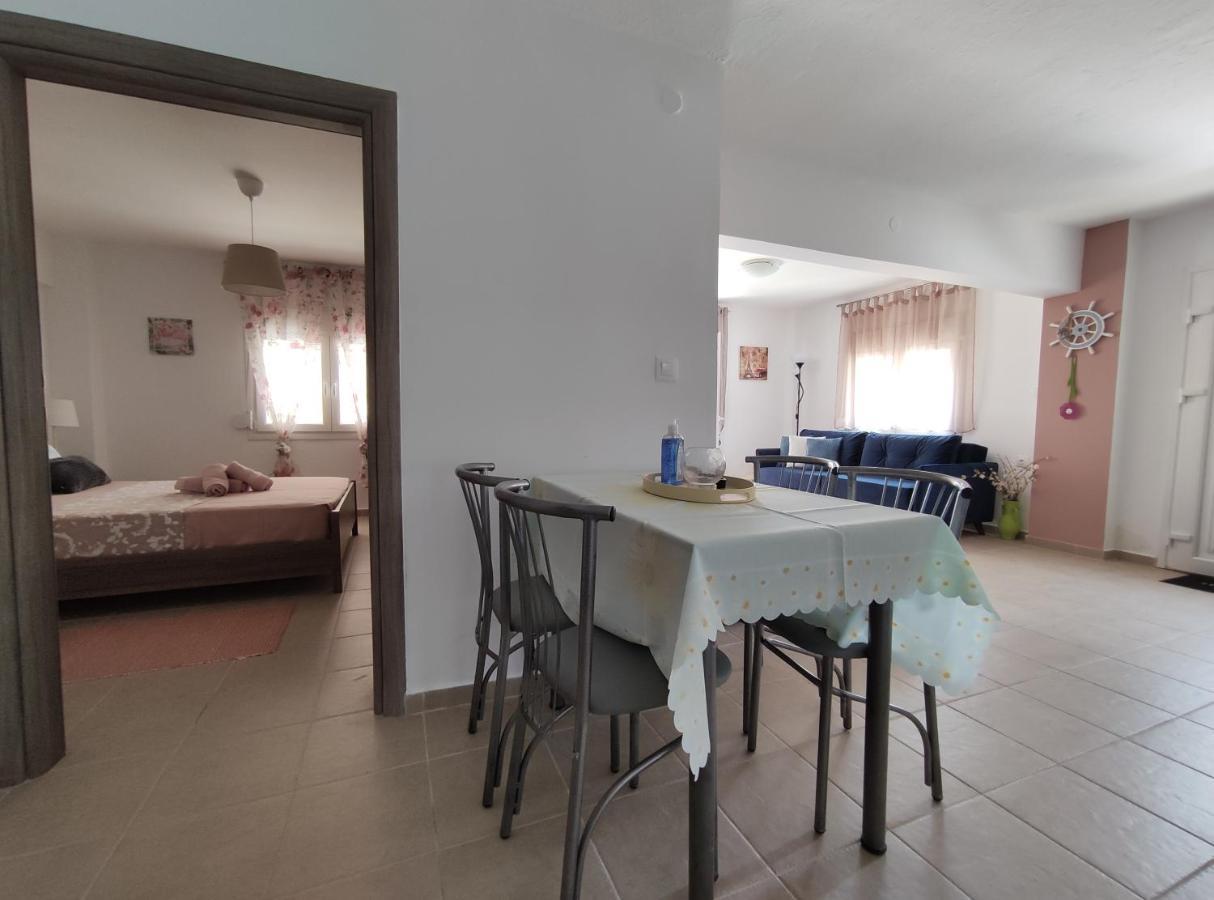 Seaside Apartments Nea Iraklia Ngoại thất bức ảnh