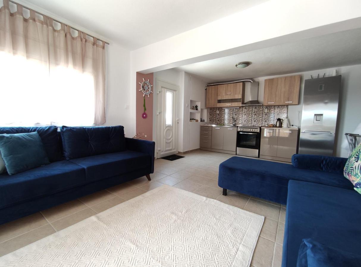 Seaside Apartments Nea Iraklia Ngoại thất bức ảnh