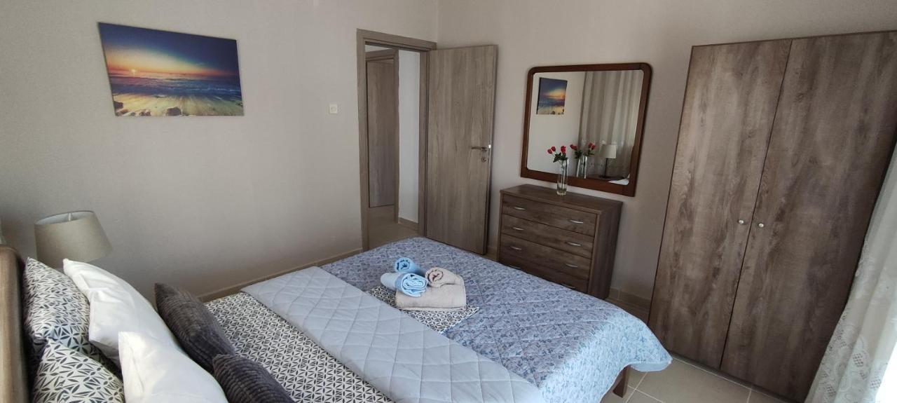 Seaside Apartments Nea Iraklia Ngoại thất bức ảnh
