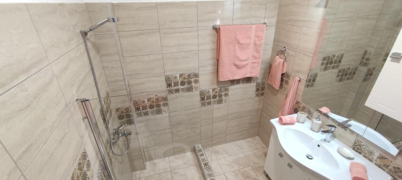 Seaside Apartments Nea Iraklia Ngoại thất bức ảnh